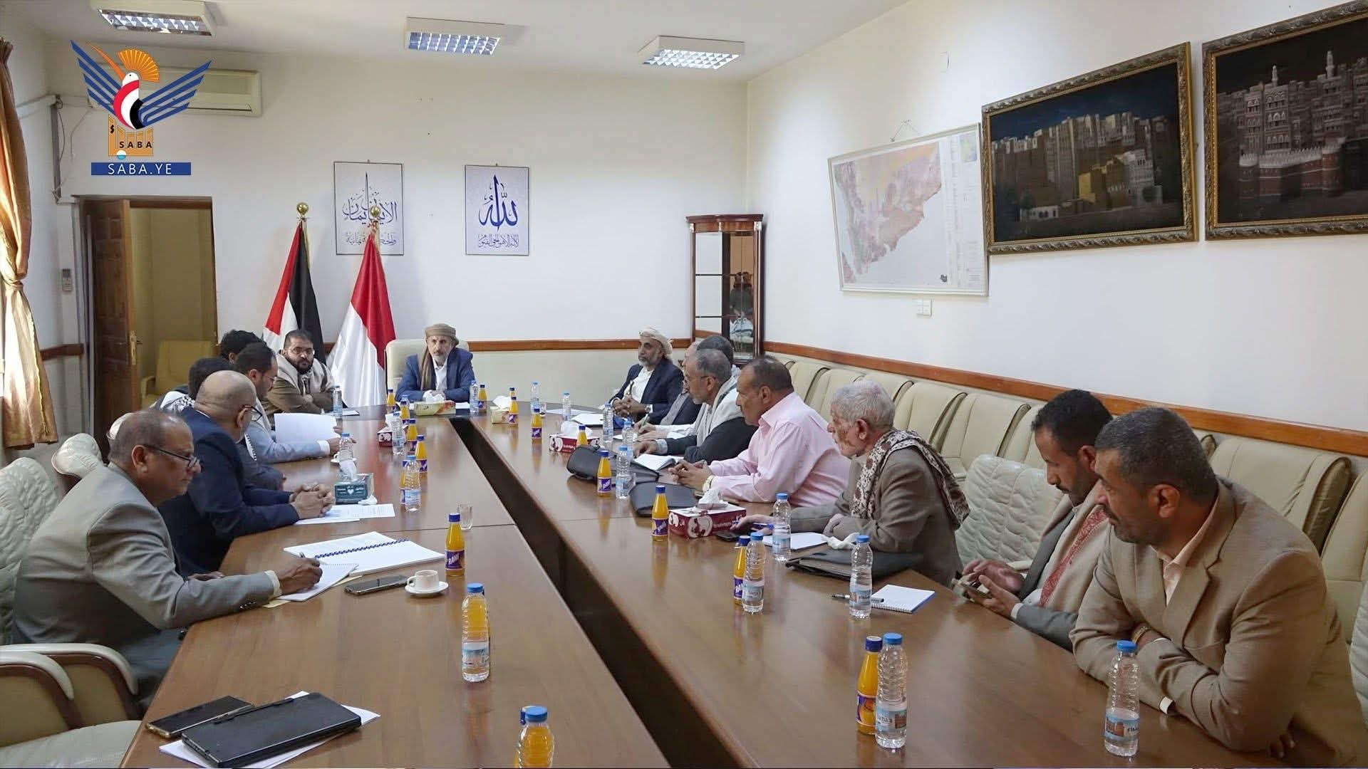 بحث آليات التنسيق بين قطاعي النفط والآثار للحفاظ على المواقع الأثرية في مناطق الامتياز النفطي
